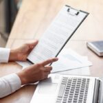 Tableau de bord CRM pour suivre un portefeuille de contrats d’assurance